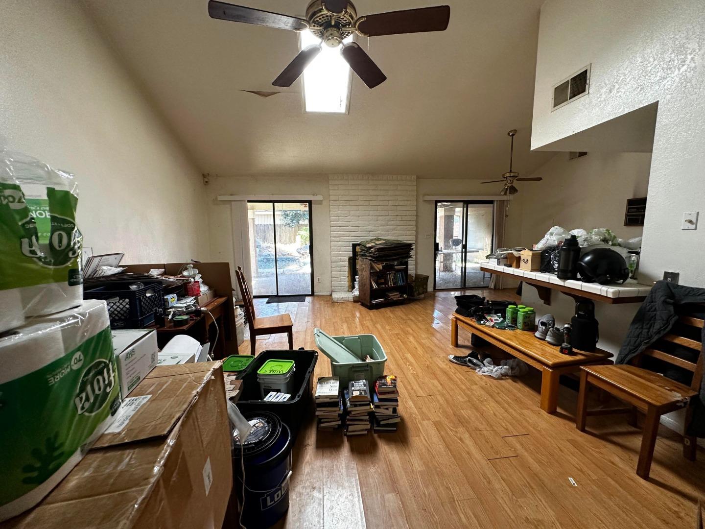 Detail Gallery Image 8 of 17 For 1547 W Fir Ave, Fresno,  CA 93711 - 3 Beds | 2 Baths