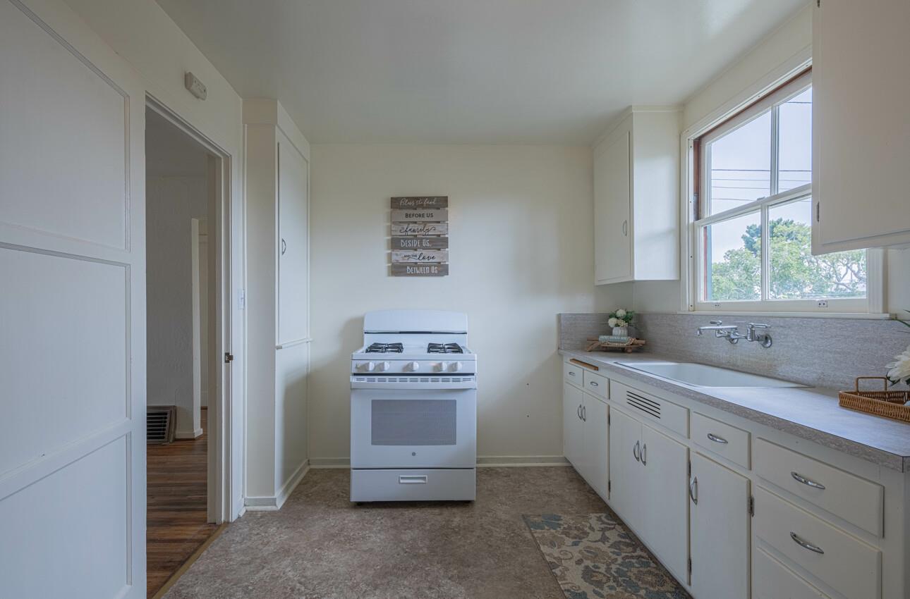 Detail Gallery Image 11 of 34 For 230 Gibson Ave, Pacific Grove,  CA 93950 - 2 Beds | 1 Baths