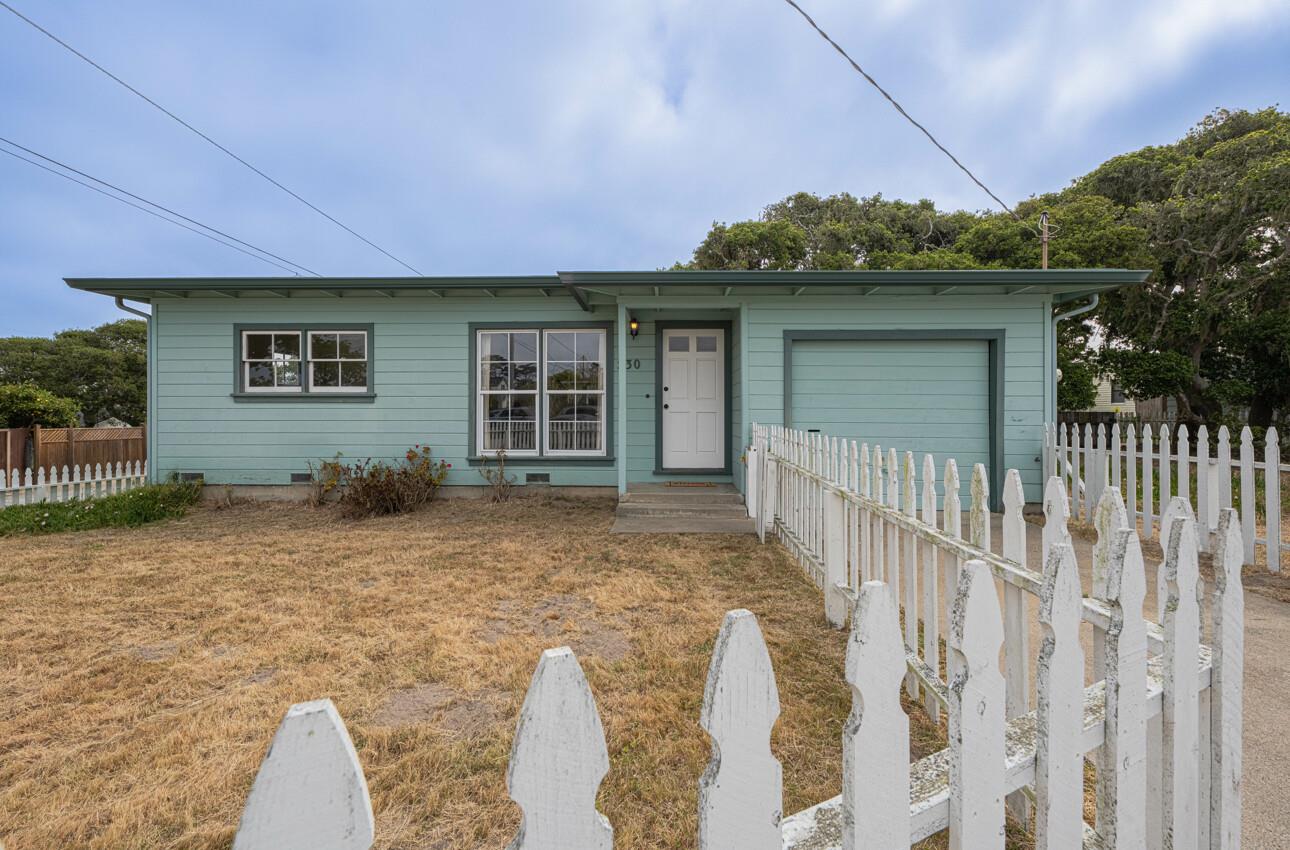 Detail Gallery Image 2 of 34 For 230 Gibson Ave, Pacific Grove,  CA 93950 - 2 Beds | 1 Baths