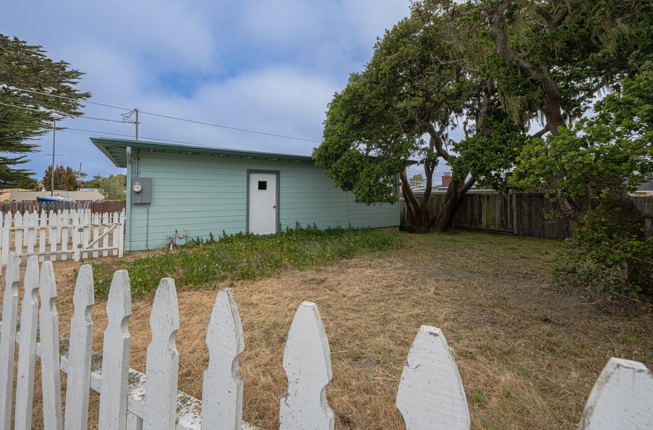 Detail Gallery Image 30 of 34 For 230 Gibson Ave, Pacific Grove,  CA 93950 - 2 Beds | 1 Baths
