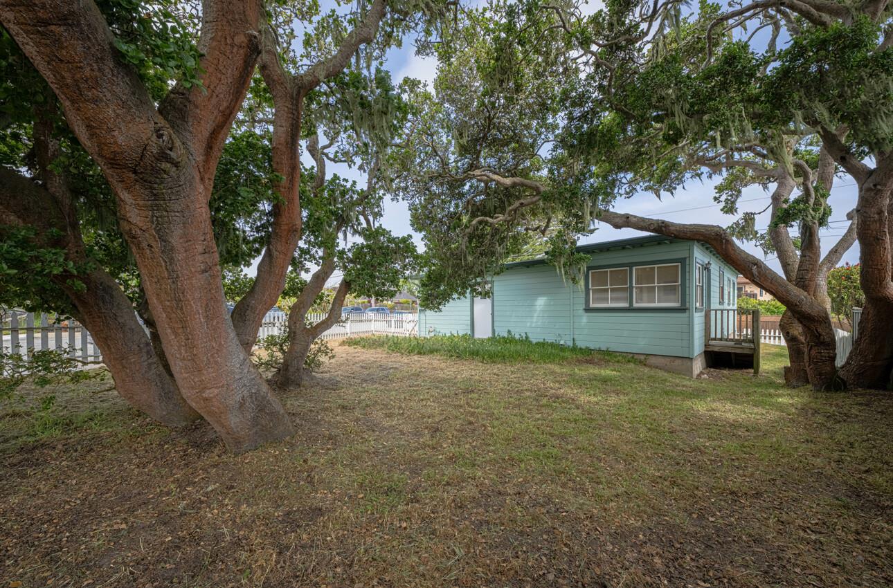 Detail Gallery Image 31 of 34 For 230 Gibson Ave, Pacific Grove,  CA 93950 - 2 Beds | 1 Baths