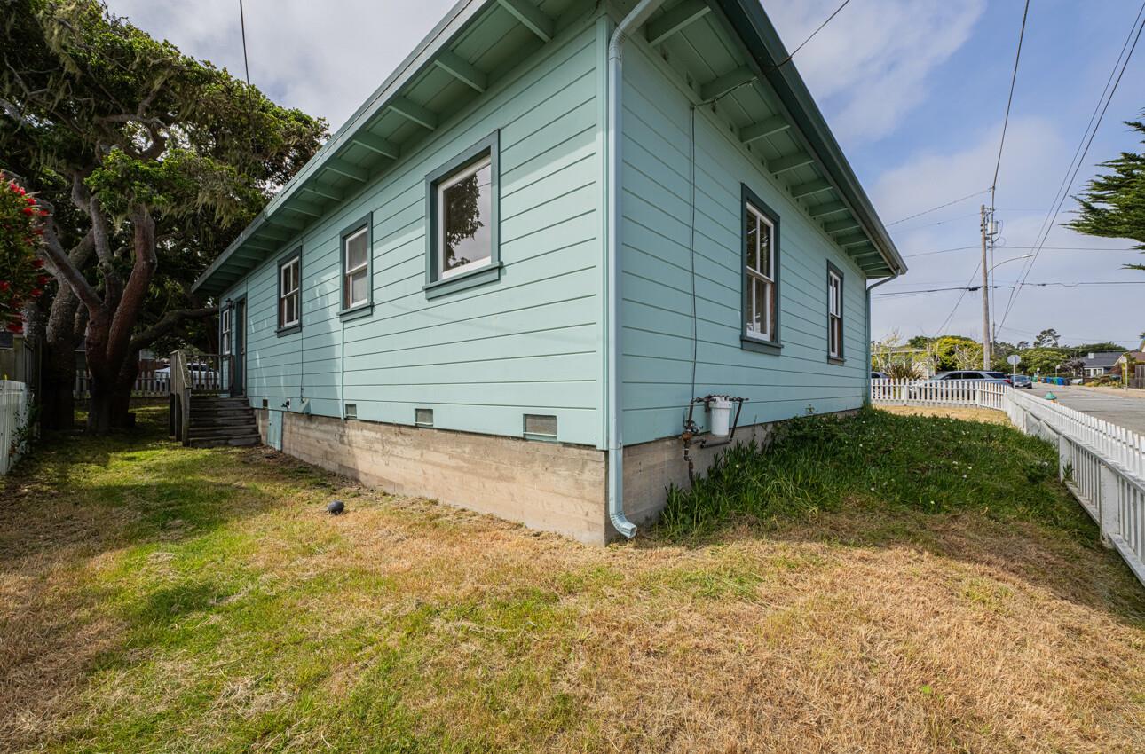 Detail Gallery Image 33 of 34 For 230 Gibson Ave, Pacific Grove,  CA 93950 - 2 Beds | 1 Baths