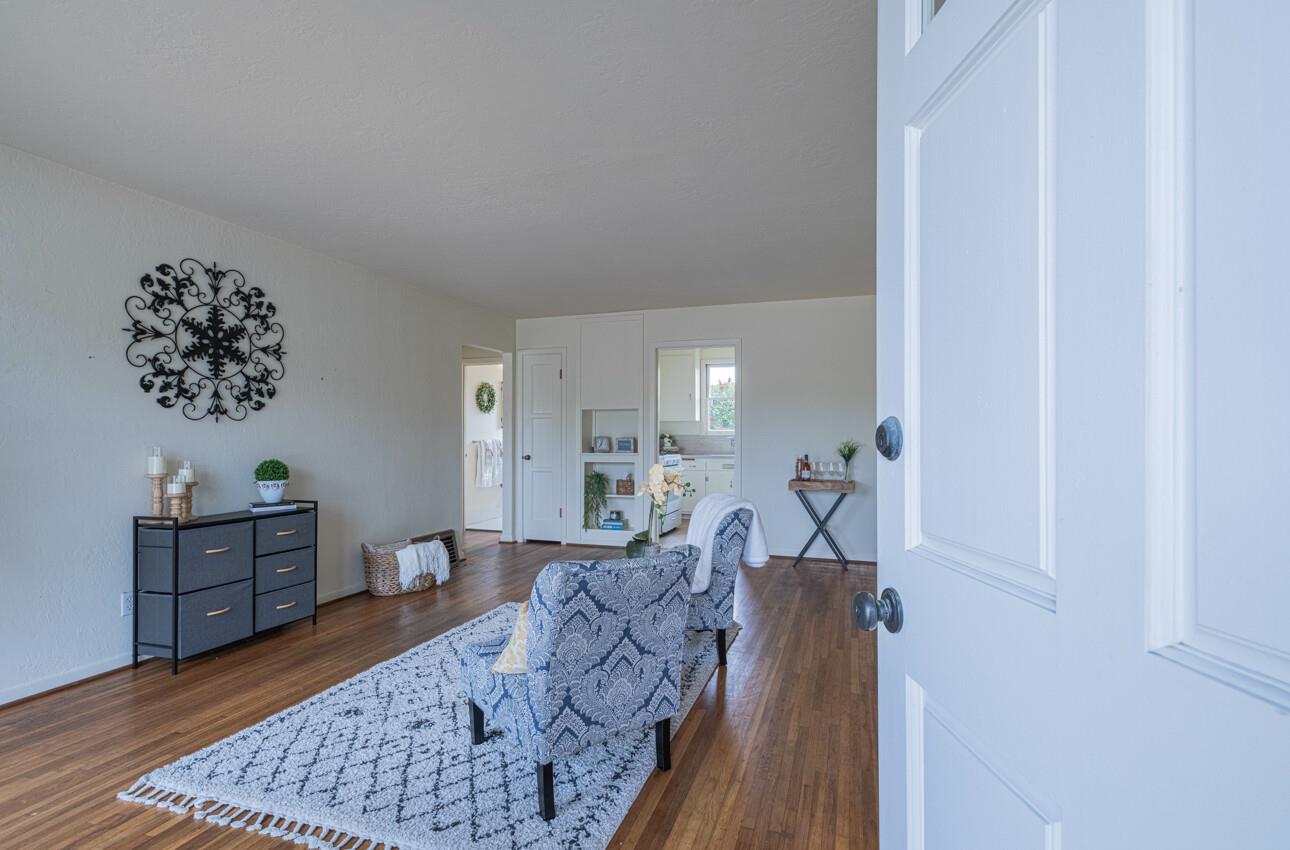 Detail Gallery Image 4 of 34 For 230 Gibson Ave, Pacific Grove,  CA 93950 - 2 Beds | 1 Baths