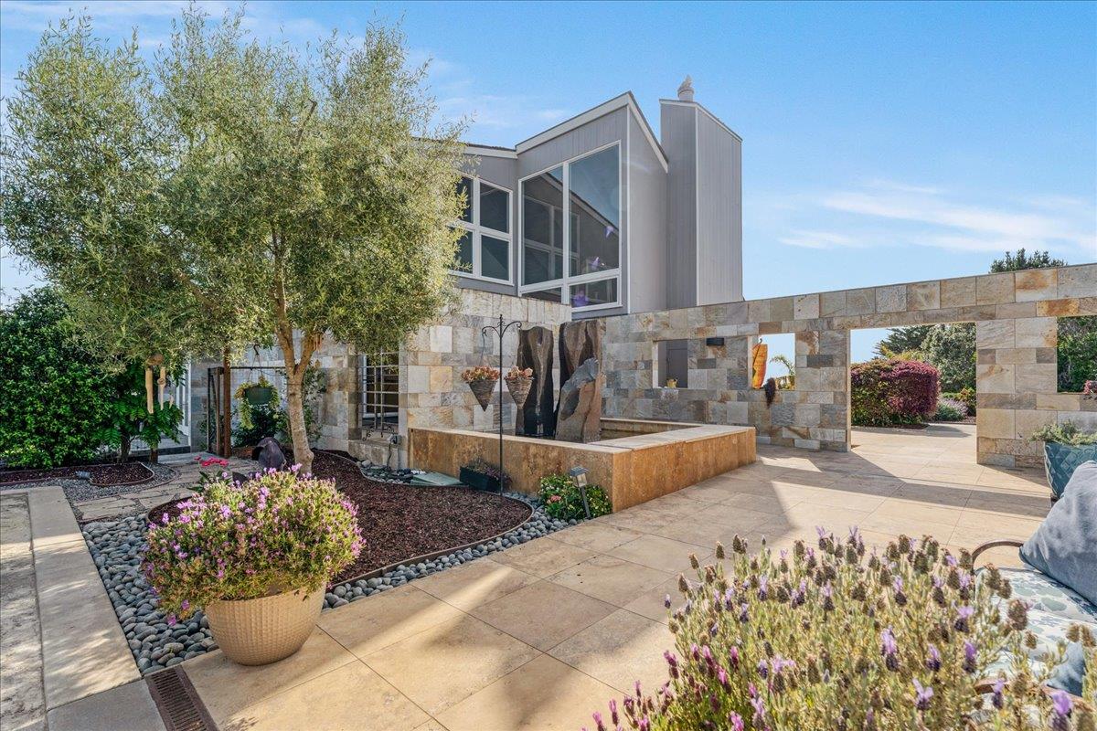 Detail Gallery Image 13 of 87 For 405 Heather Point Ln, Watsonville,  CA 95076 - 3 Beds | 2/1 Baths