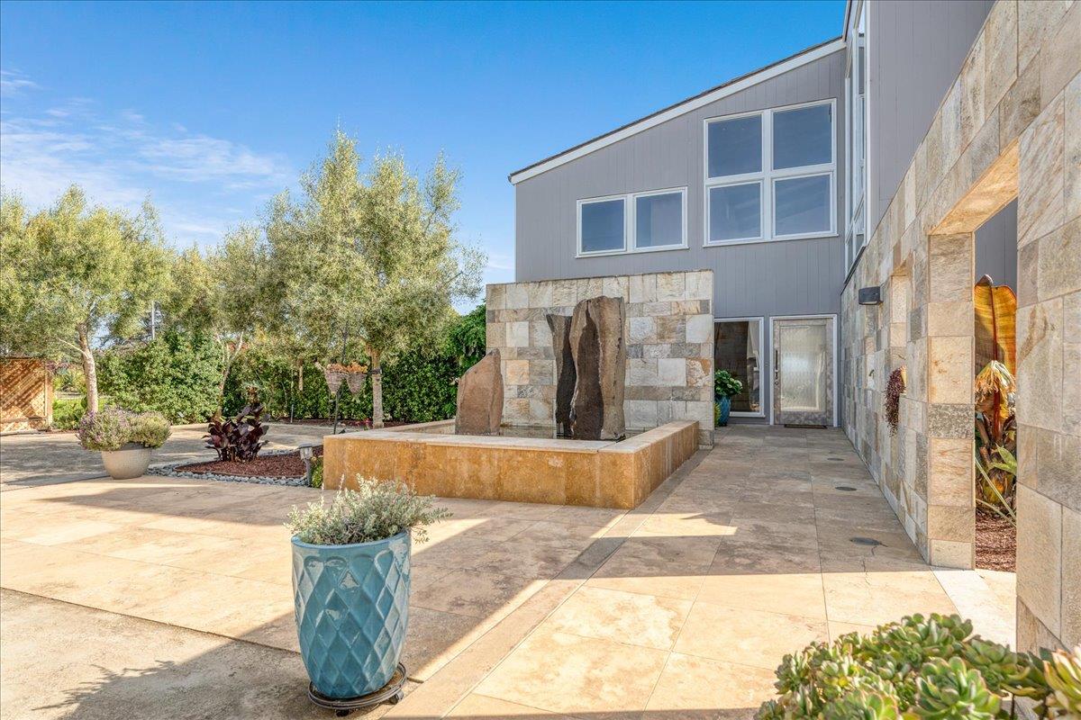 Detail Gallery Image 14 of 87 For 405 Heather Point Ln, Watsonville,  CA 95076 - 3 Beds | 2/1 Baths