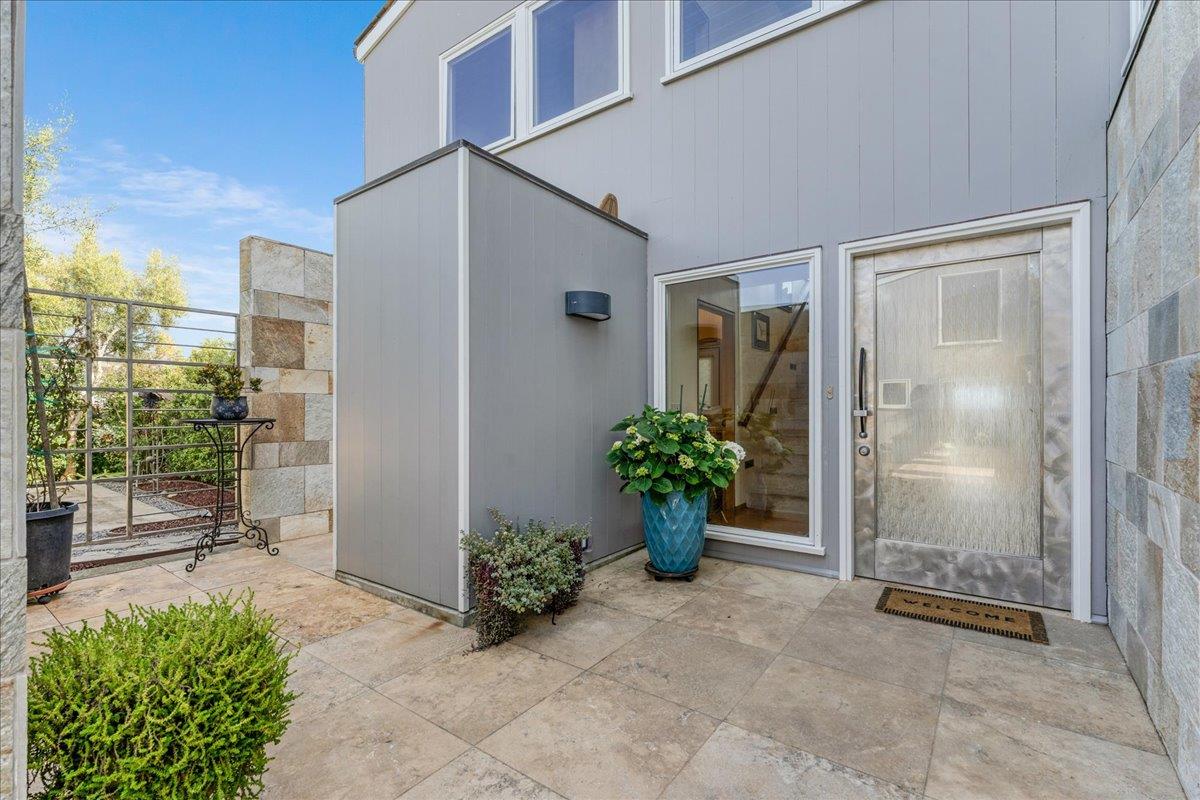 Detail Gallery Image 15 of 87 For 405 Heather Point Ln, Watsonville,  CA 95076 - 3 Beds | 2/1 Baths