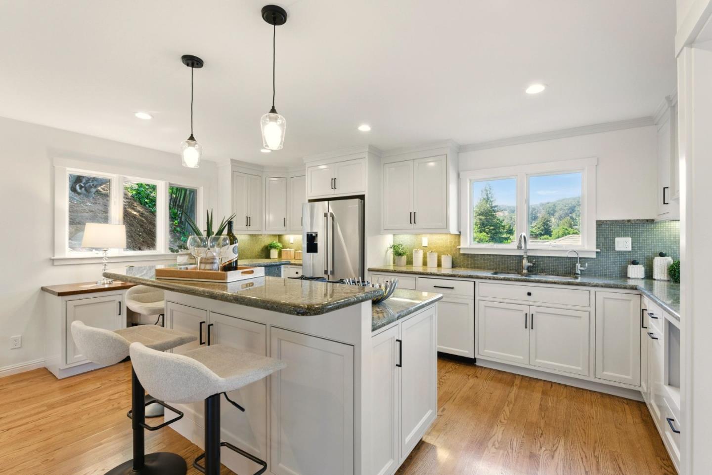 Detail Gallery Image 11 of 51 For 47 Pine Ave, San Carlos,  CA 94070 - 3 Beds | 2/1 Baths