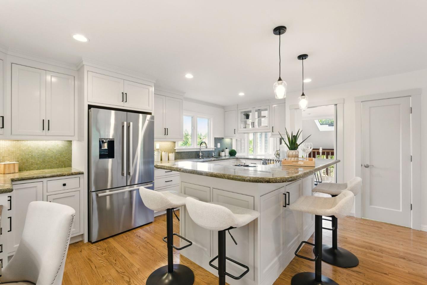 Detail Gallery Image 12 of 51 For 47 Pine Ave, San Carlos,  CA 94070 - 3 Beds | 2/1 Baths