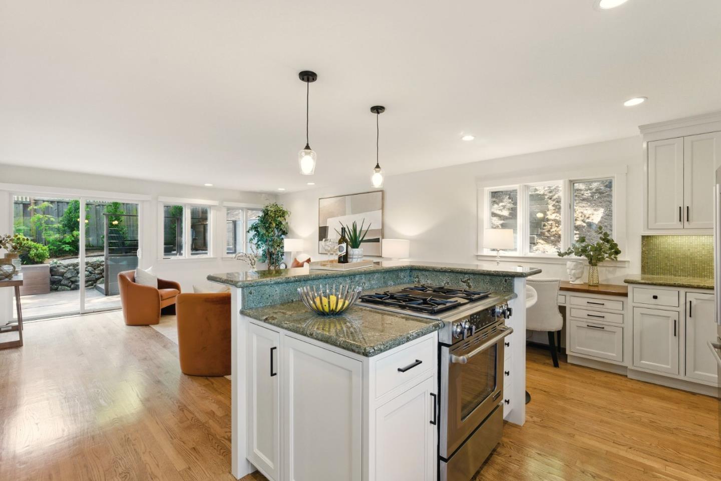 Detail Gallery Image 14 of 51 For 47 Pine Ave, San Carlos,  CA 94070 - 3 Beds | 2/1 Baths