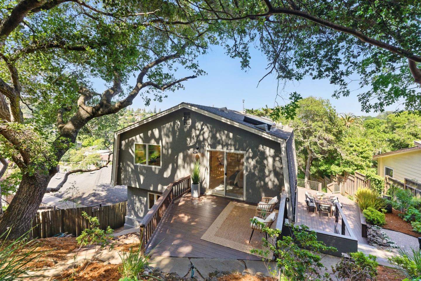 Detail Gallery Image 25 of 51 For 47 Pine Ave, San Carlos,  CA 94070 - 3 Beds | 2/1 Baths