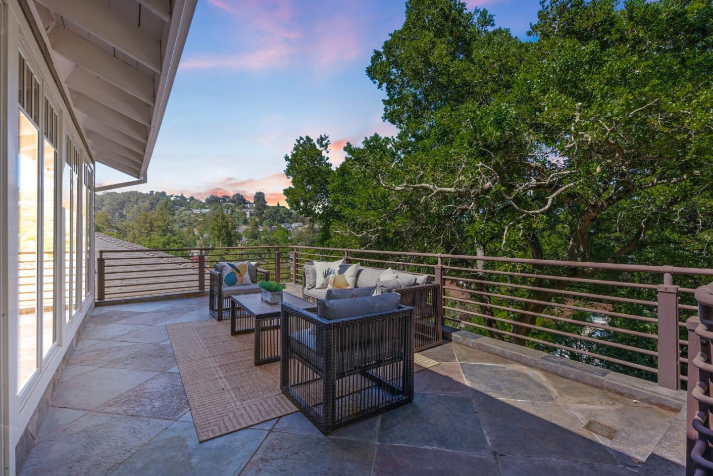 Detail Gallery Image 6 of 51 For 47 Pine Ave, San Carlos,  CA 94070 - 3 Beds | 2/1 Baths