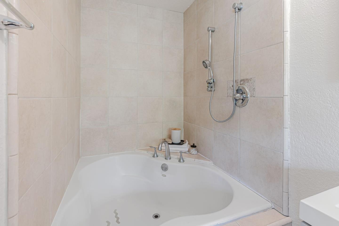 Detail Gallery Image 34 of 47 For 3308 Valley Forge Way, San Jose,  CA 95117 - 3 Beds | 2 Baths