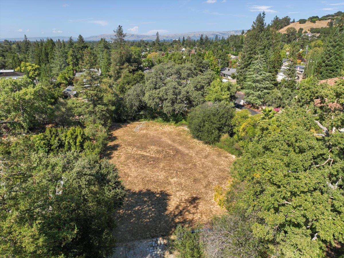Detail Gallery Image 3 of 7 For 16460 B Bonnie Ln, Los Gatos,  CA 95032 - – Beds | – Baths