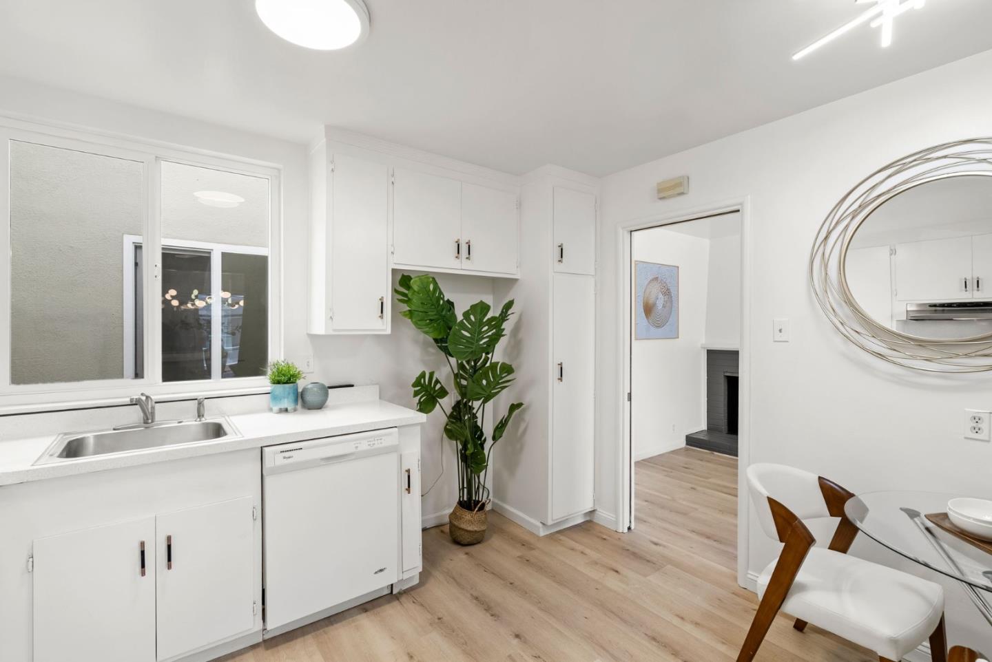 Detail Gallery Image 12 of 26 For 76 Royce Way, Daly City,  CA 94014 - 3 Beds | 2 Baths