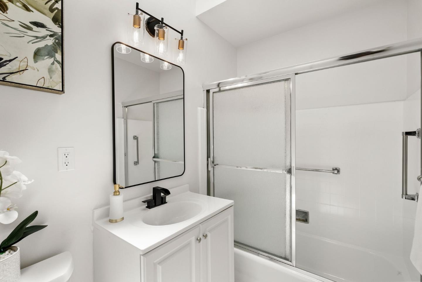 Detail Gallery Image 13 of 26 For 76 Royce Way, Daly City,  CA 94014 - 3 Beds | 2 Baths
