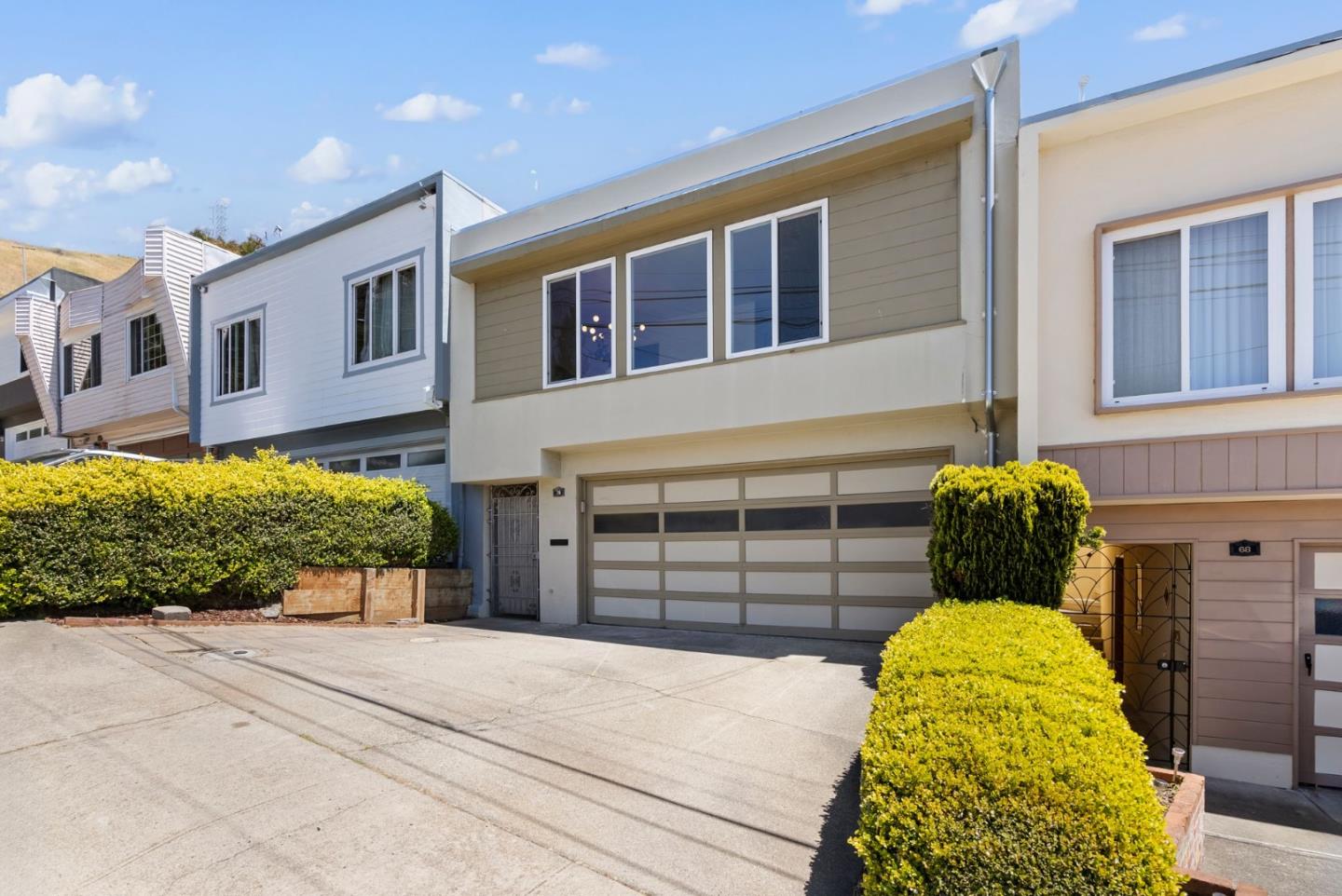 Detail Gallery Image 2 of 26 For 76 Royce Way, Daly City,  CA 94014 - 3 Beds | 2 Baths