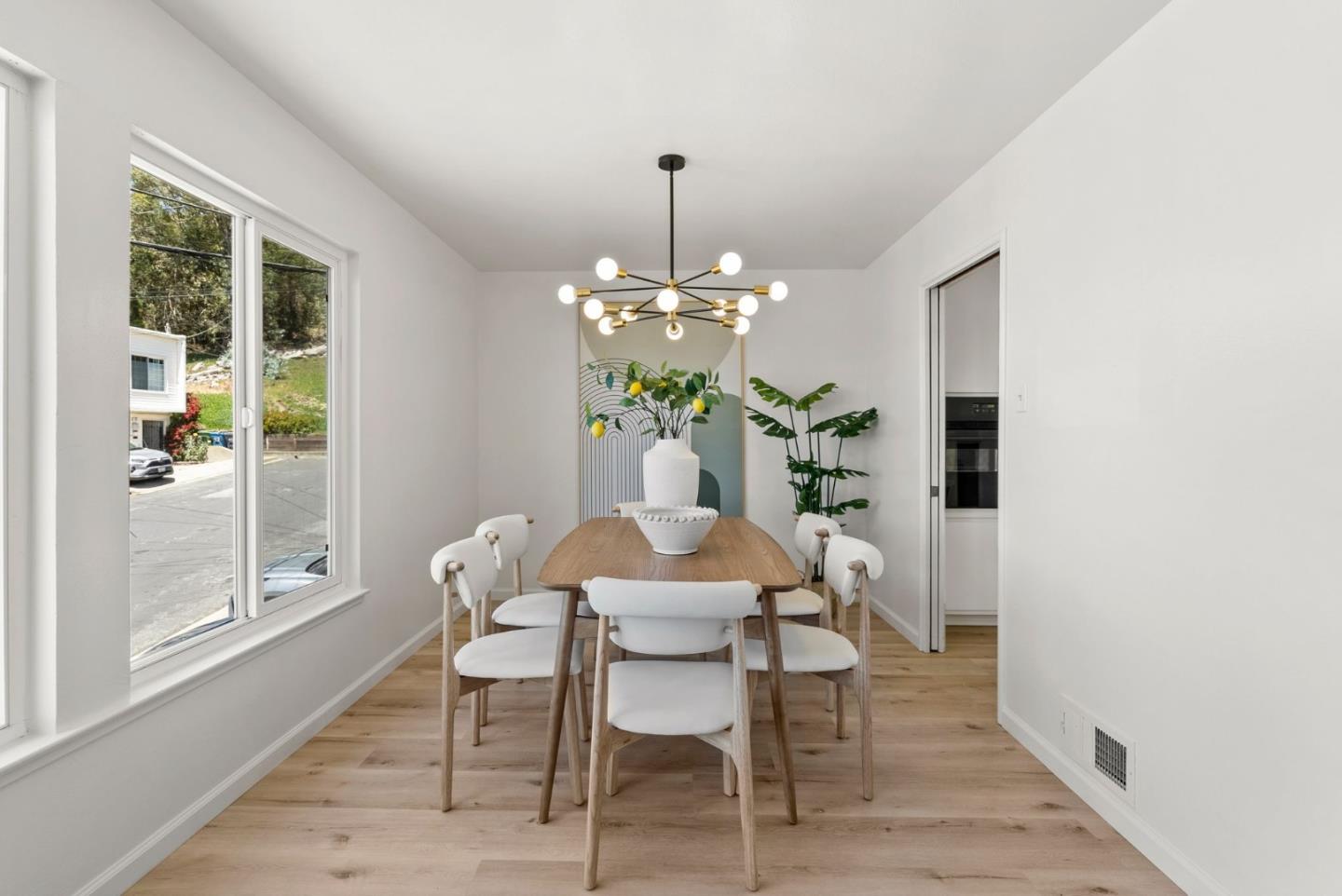 Detail Gallery Image 8 of 26 For 76 Royce Way, Daly City,  CA 94014 - 3 Beds | 2 Baths