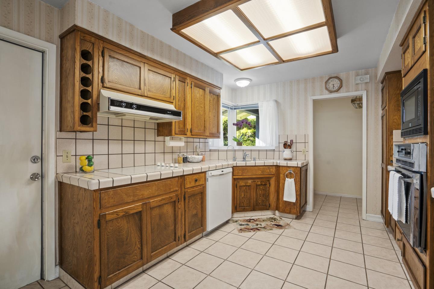 Detail Gallery Image 5 of 45 For 2844 via Carmen, San Jose,  CA 95124 - 3 Beds | 2 Baths