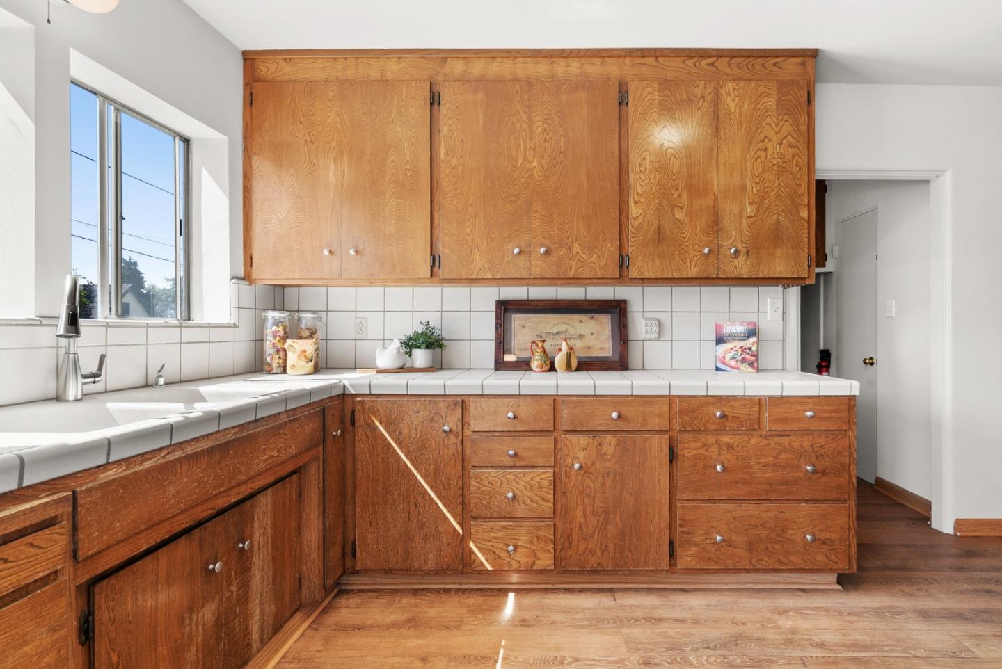 Detail Gallery Image 11 of 45 For 1003 Walnut Ave, Santa Cruz,  CA 95060 - 3 Beds | 2 Baths