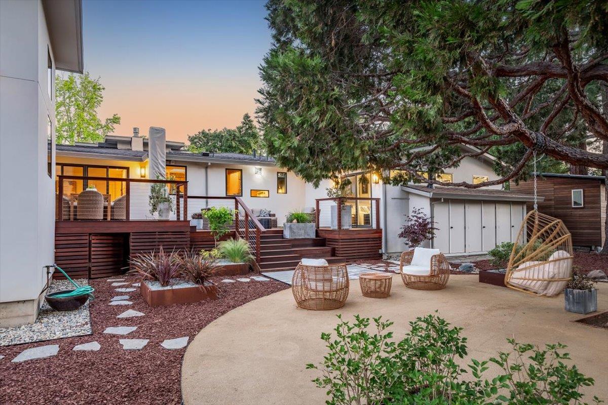 Detail Gallery Image 13 of 60 For 15902 Rochin Ter, Los Gatos,  CA 95032 - 4 Beds | 4 Baths