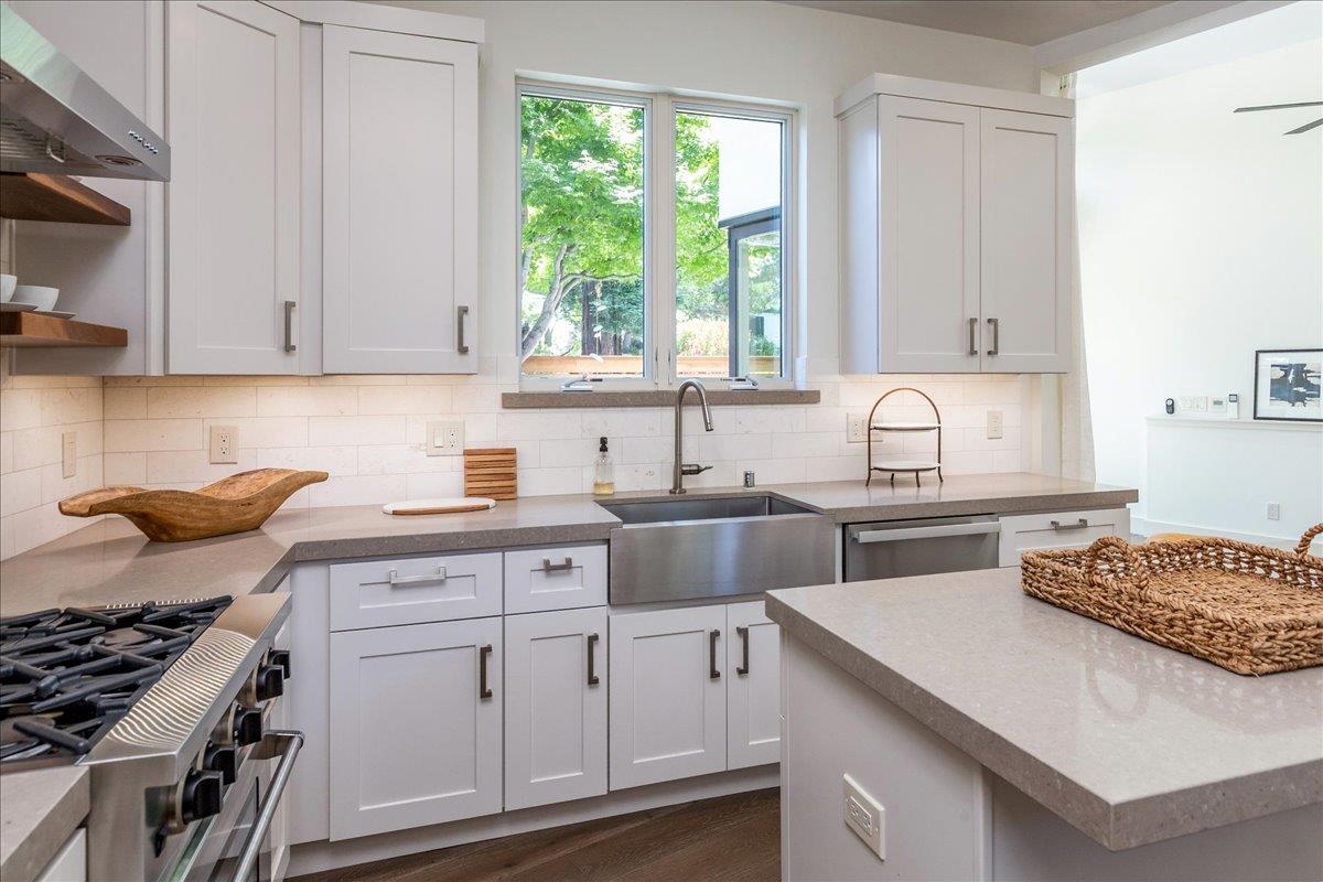 Detail Gallery Image 27 of 60 For 15902 Rochin Ter, Los Gatos,  CA 95032 - 4 Beds | 4 Baths
