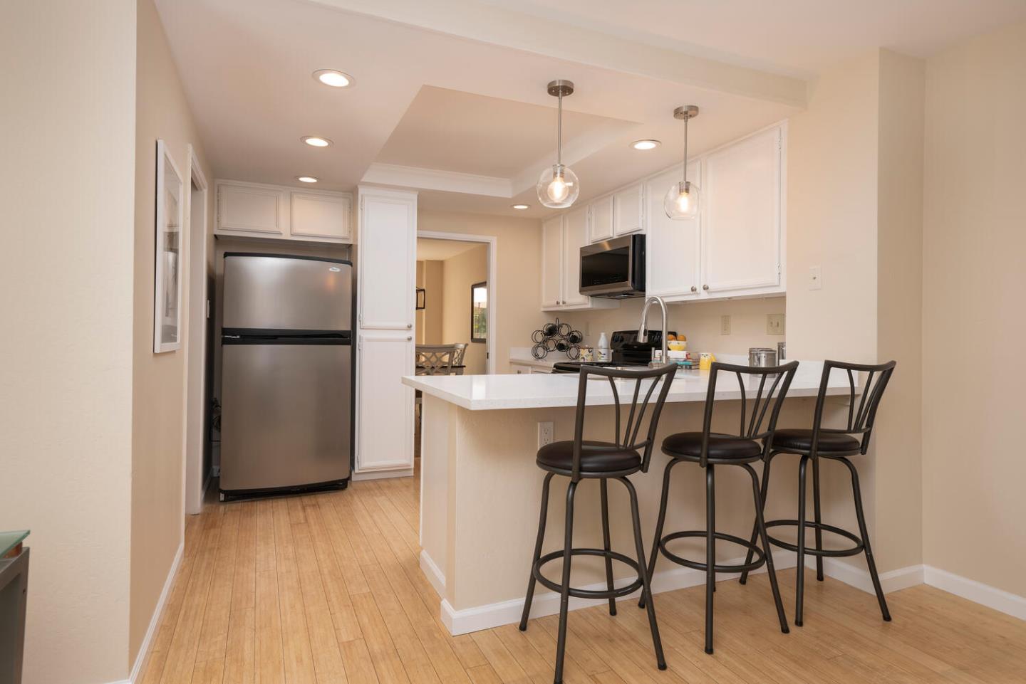 Detail Gallery Image 10 of 26 For 11 Lyonridge Ln, San Mateo,  CA 94402 - 3 Beds | 2/1 Baths