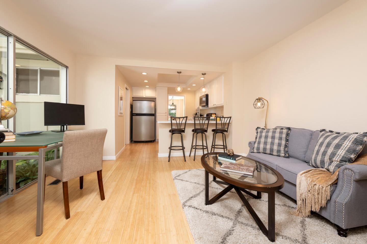 Detail Gallery Image 12 of 26 For 11 Lyonridge Ln, San Mateo,  CA 94402 - 3 Beds | 2/1 Baths