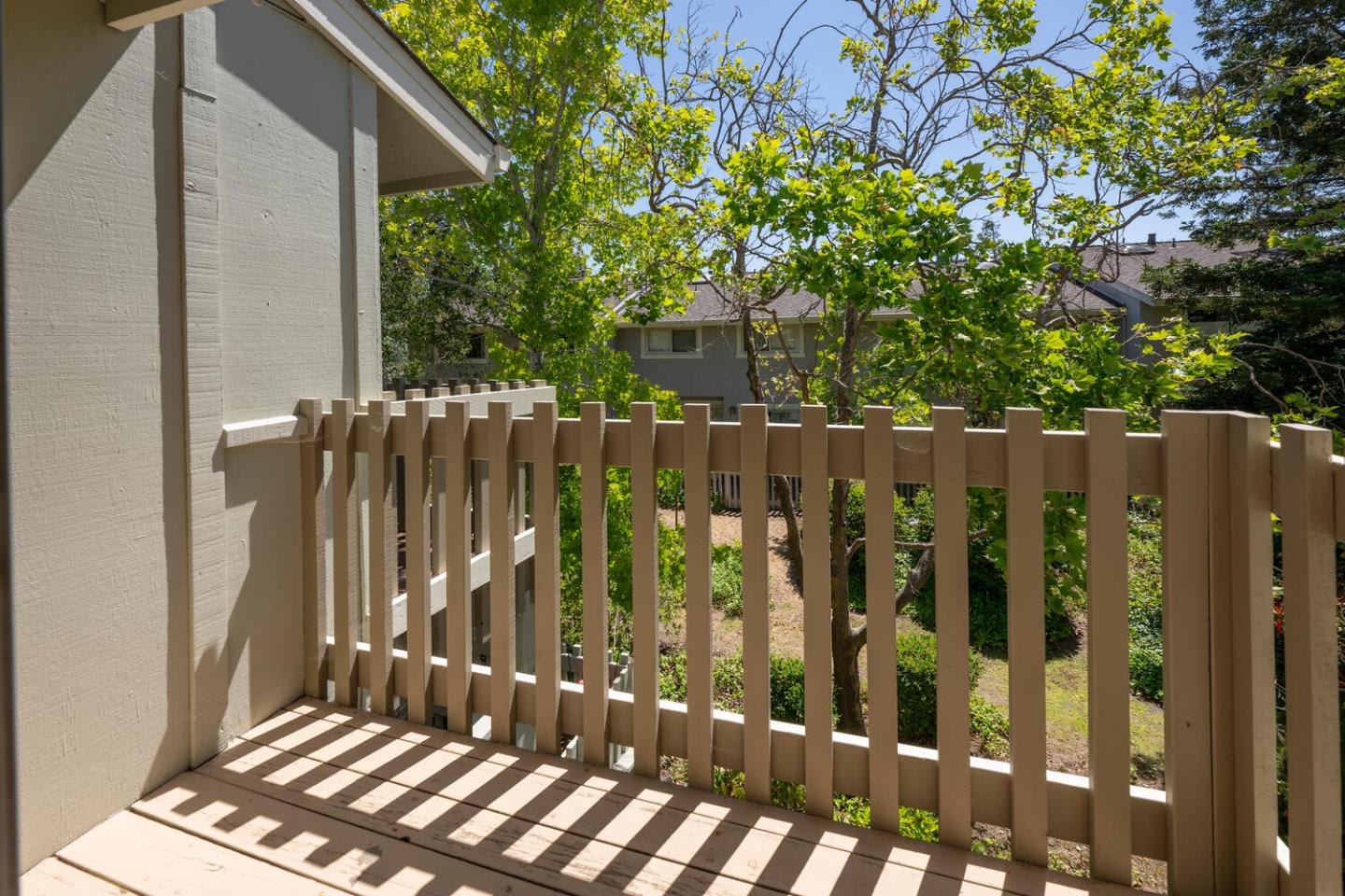 Detail Gallery Image 14 of 26 For 11 Lyonridge Ln, San Mateo,  CA 94402 - 3 Beds | 2/1 Baths