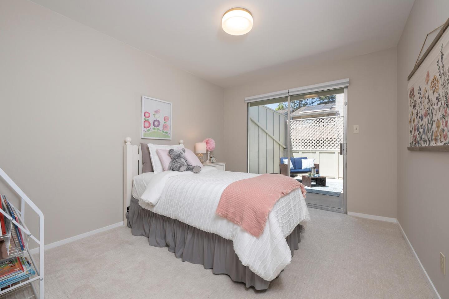 Detail Gallery Image 18 of 26 For 11 Lyonridge Ln, San Mateo,  CA 94402 - 3 Beds | 2/1 Baths