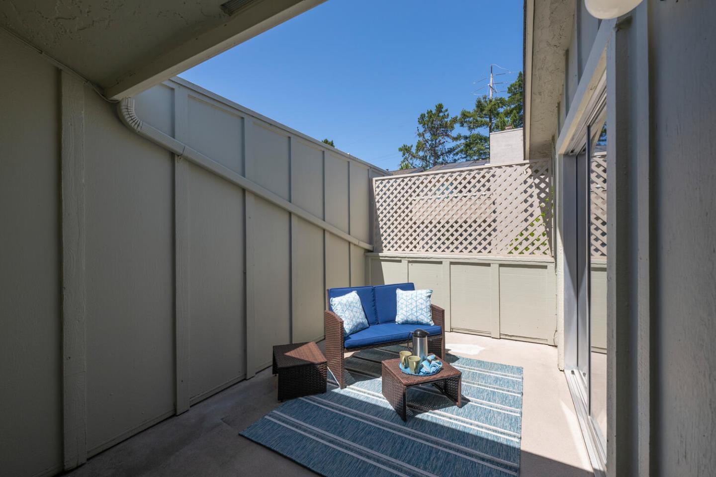 Detail Gallery Image 19 of 26 For 11 Lyonridge Ln, San Mateo,  CA 94402 - 3 Beds | 2/1 Baths