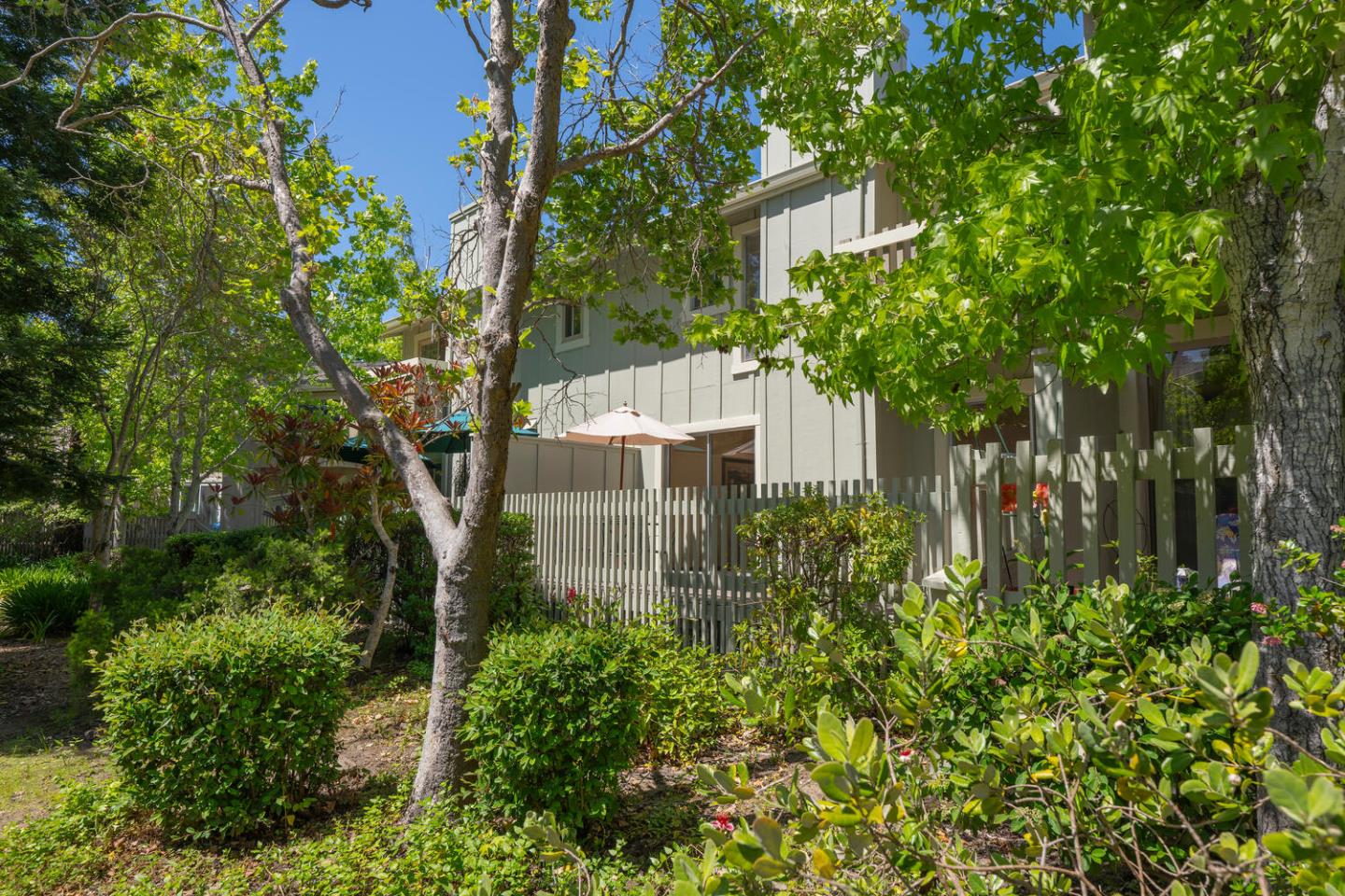Detail Gallery Image 24 of 26 For 11 Lyonridge Ln, San Mateo,  CA 94402 - 3 Beds | 2/1 Baths