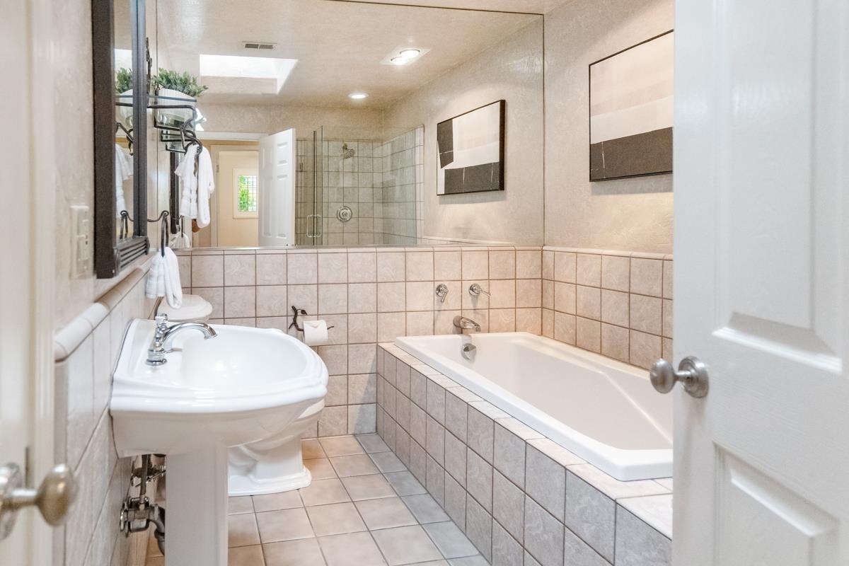 Detail Gallery Image 14 of 50 For 3910 Briarglen Dr, San Jose,  CA 95118 - 4 Beds | 2 Baths