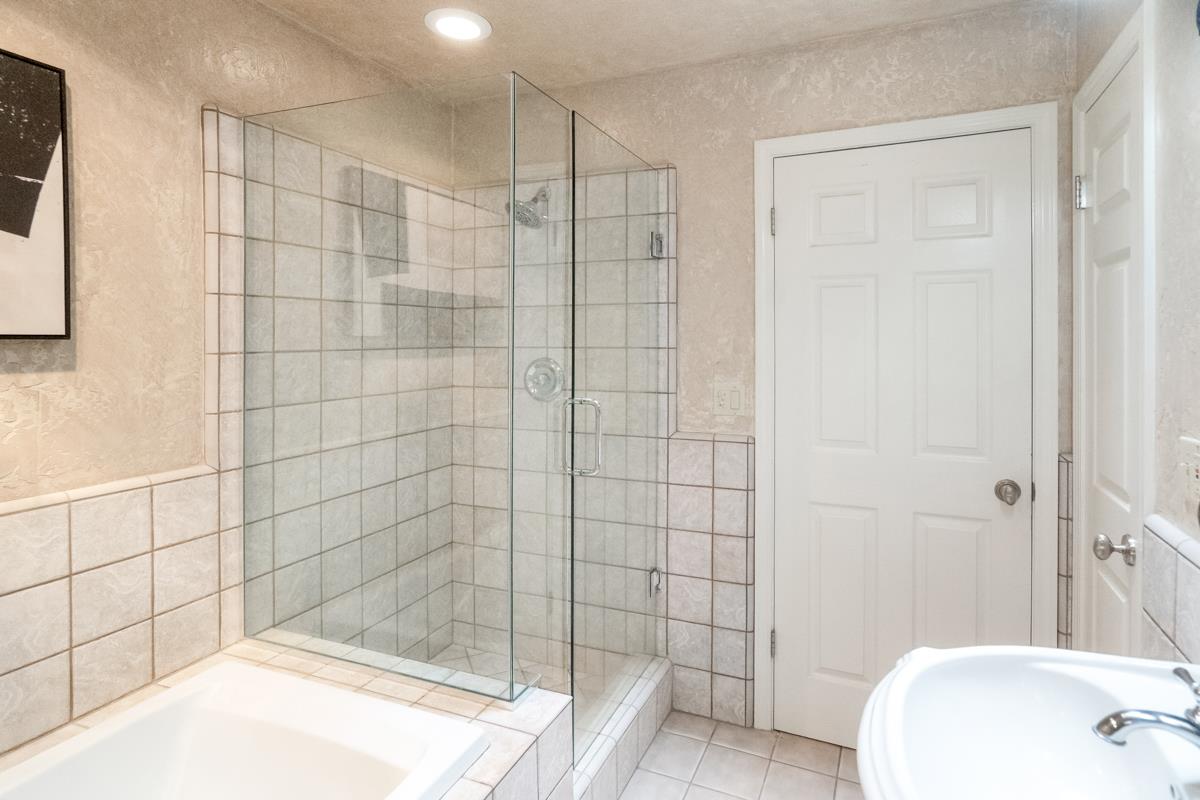 Detail Gallery Image 15 of 50 For 3910 Briarglen Dr, San Jose,  CA 95118 - 4 Beds | 2 Baths