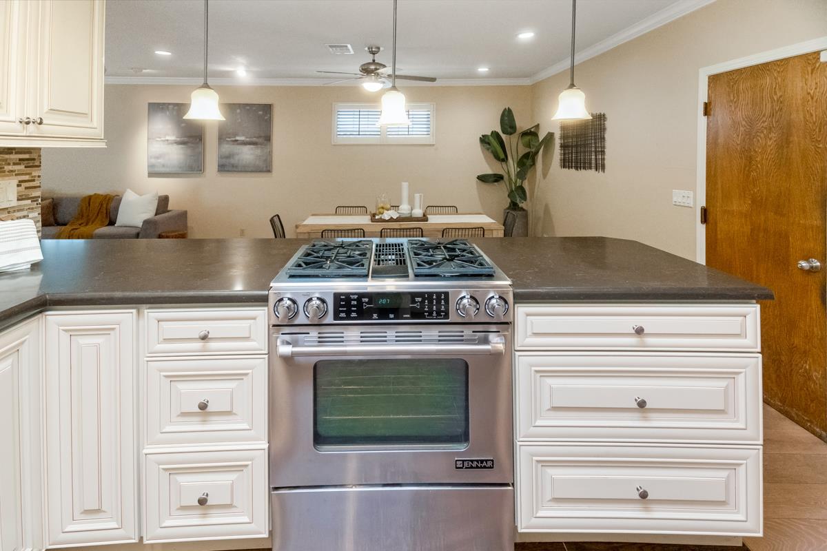 Detail Gallery Image 28 of 50 For 3910 Briarglen Dr, San Jose,  CA 95118 - 4 Beds | 2 Baths