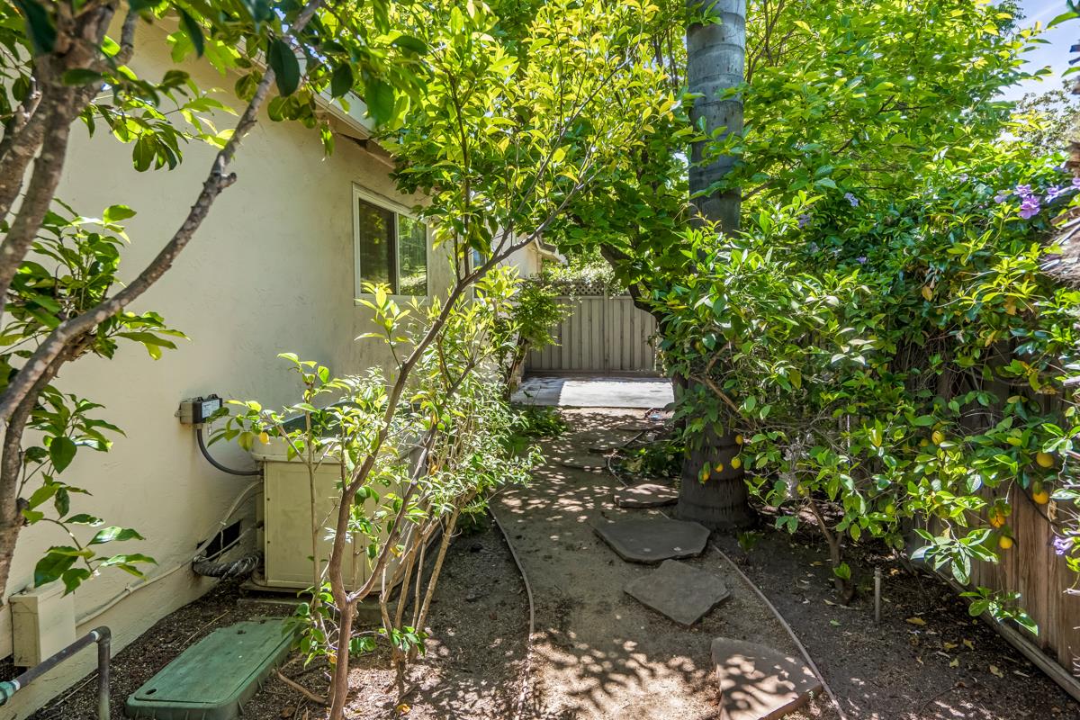 Detail Gallery Image 42 of 50 For 3910 Briarglen Dr, San Jose,  CA 95118 - 4 Beds | 2 Baths