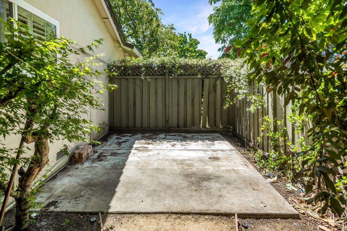 Detail Gallery Image 43 of 50 For 3910 Briarglen Dr, San Jose,  CA 95118 - 4 Beds | 2 Baths