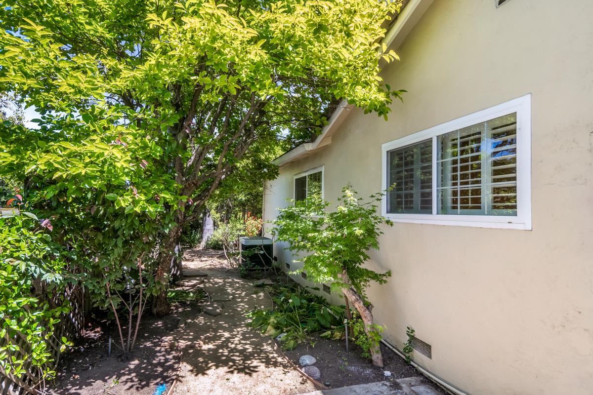 Detail Gallery Image 44 of 50 For 3910 Briarglen Dr, San Jose,  CA 95118 - 4 Beds | 2 Baths