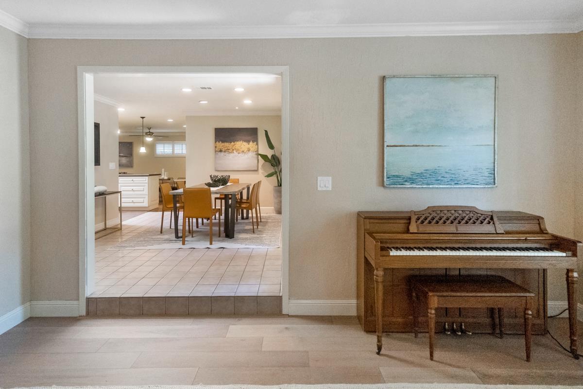 Detail Gallery Image 9 of 50 For 3910 Briarglen Dr, San Jose,  CA 95118 - 4 Beds | 2 Baths
