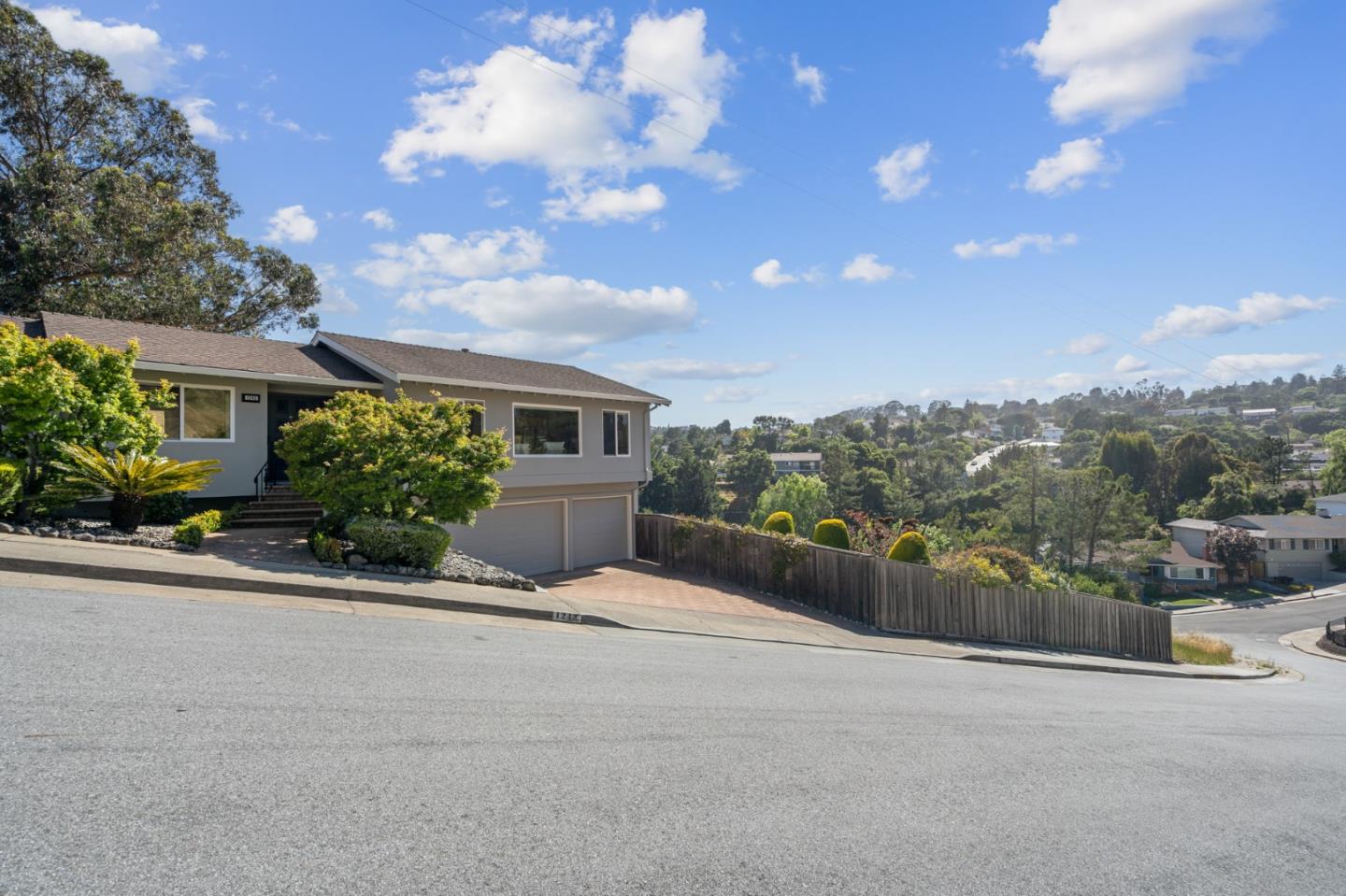 Detail Gallery Image 49 of 70 For 1243 Homewood Ave, San Mateo,  CA 94403 - 3 Beds | 2 Baths