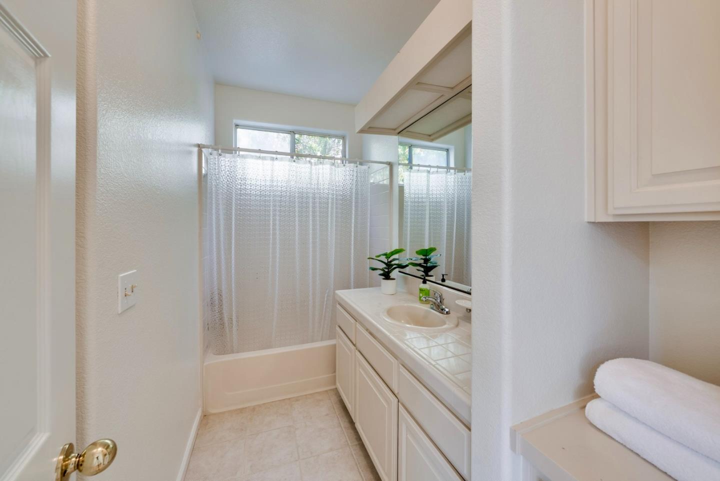 Detail Gallery Image 21 of 24 For 17691 Riverbend Rd, Salinas,  CA 93908 - 4 Beds | 3 Baths