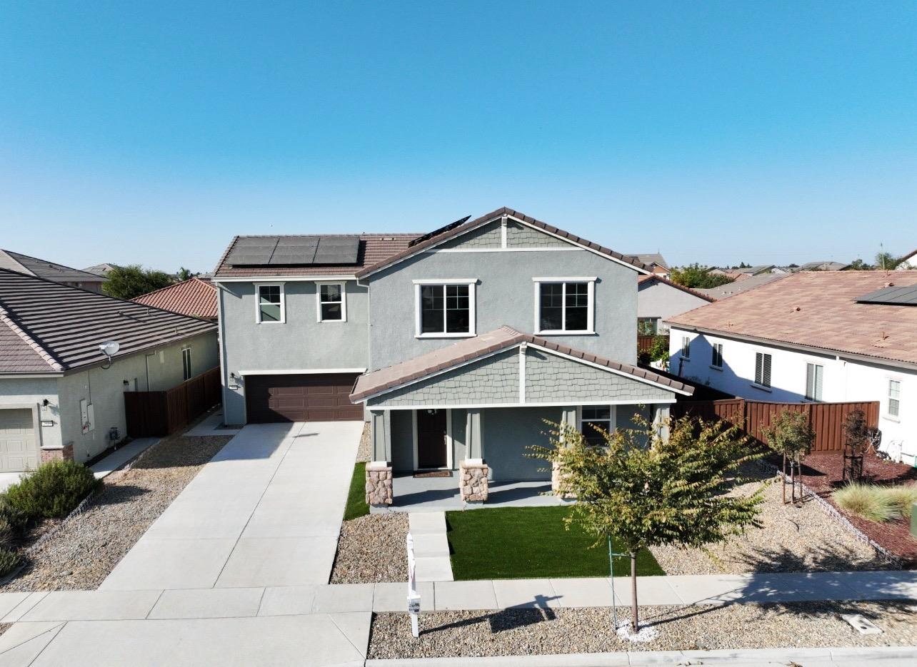 Detail Gallery Image 1 of 33 For 2033 Fowler Way, Woodland,  CA 95776 - 4 Beds | 3/1 Baths