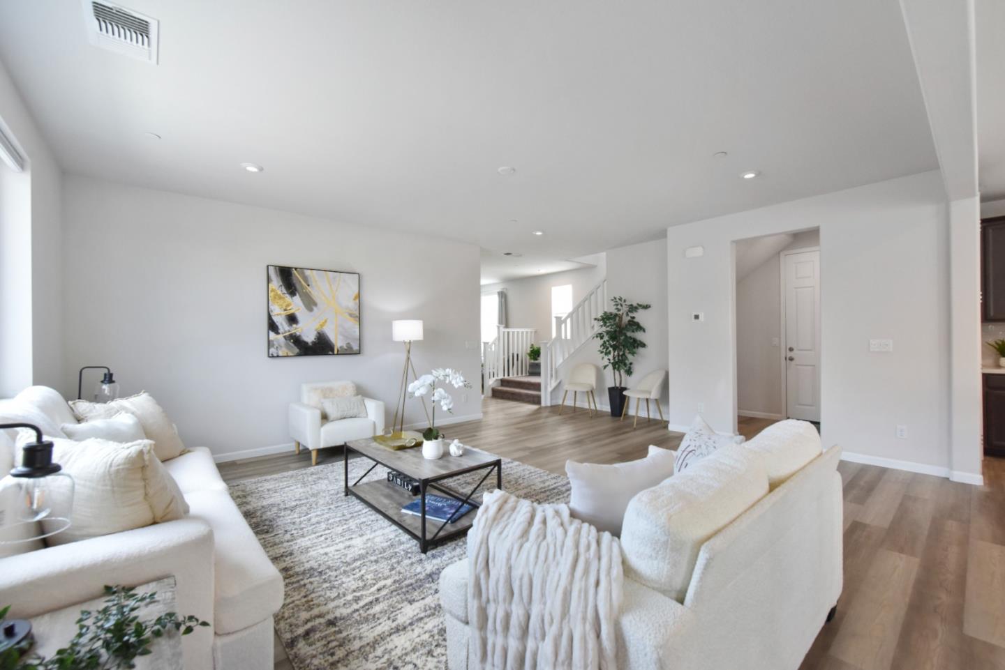 Detail Gallery Image 12 of 33 For 2033 Fowler Way, Woodland,  CA 95776 - 4 Beds | 3/1 Baths