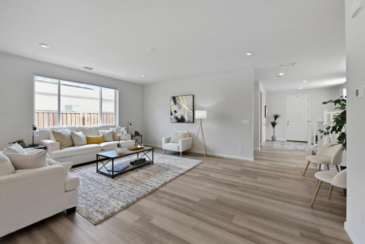 Detail Gallery Image 13 of 33 For 2033 Fowler Way, Woodland,  CA 95776 - 4 Beds | 3/1 Baths