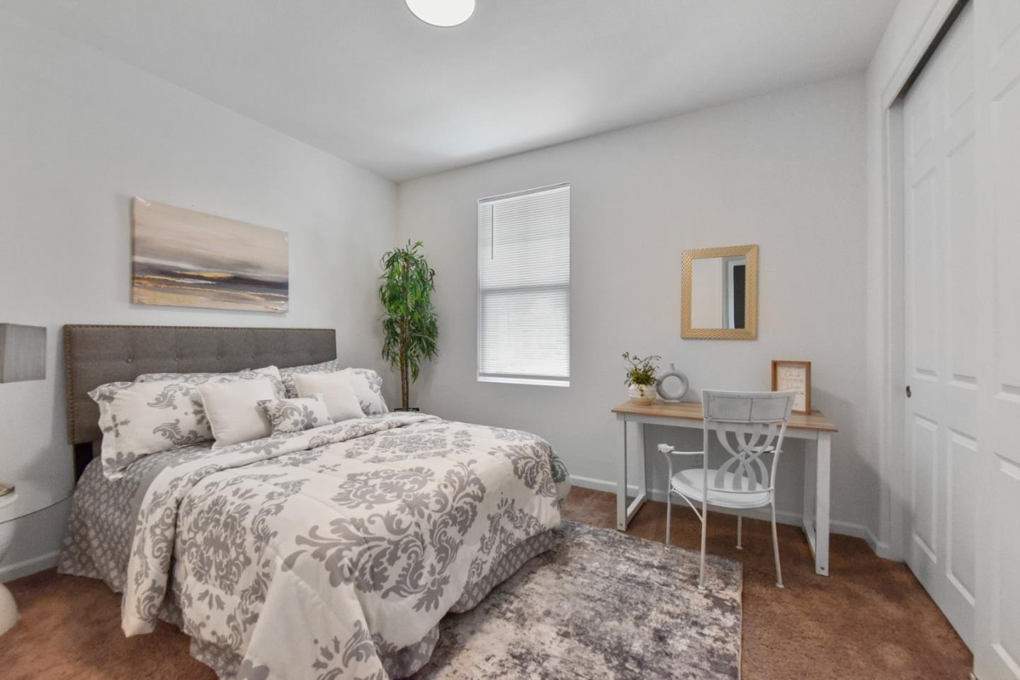Detail Gallery Image 14 of 33 For 2033 Fowler Way, Woodland,  CA 95776 - 4 Beds | 3/1 Baths