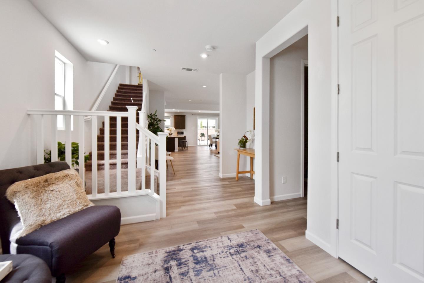 Detail Gallery Image 17 of 33 For 2033 Fowler Way, Woodland,  CA 95776 - 4 Beds | 3/1 Baths
