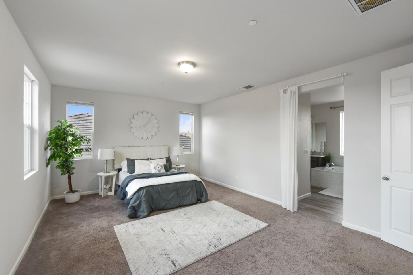 Detail Gallery Image 21 of 33 For 2033 Fowler Way, Woodland,  CA 95776 - 4 Beds | 3/1 Baths