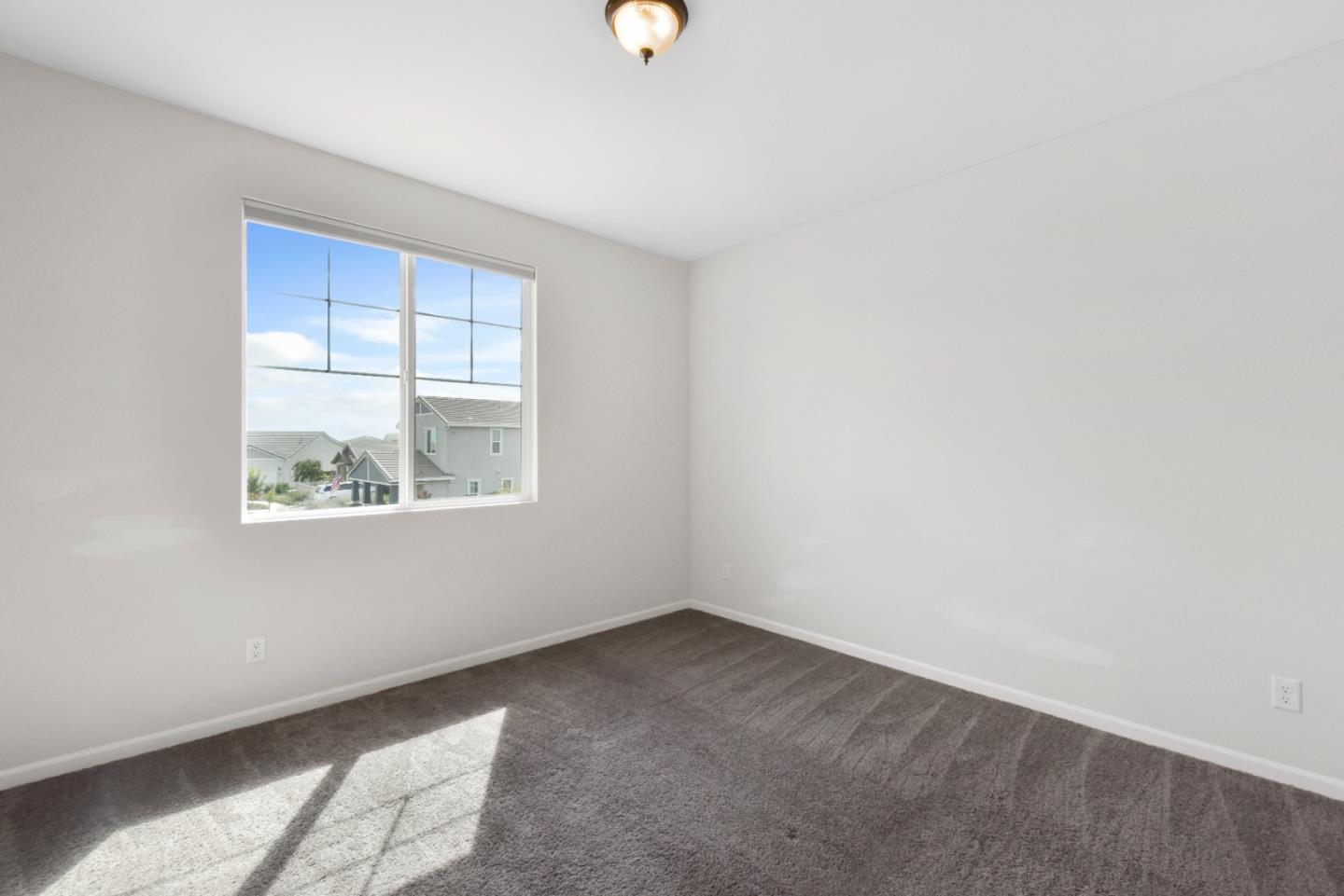 Detail Gallery Image 25 of 33 For 2033 Fowler Way, Woodland,  CA 95776 - 4 Beds | 3/1 Baths
