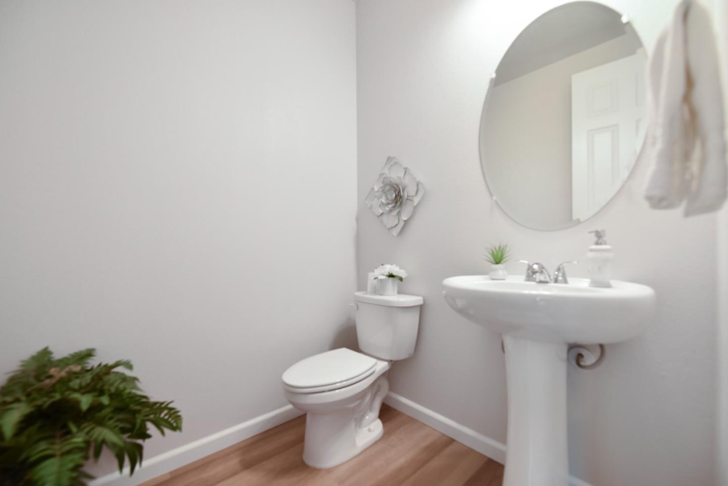Detail Gallery Image 27 of 33 For 2033 Fowler Way, Woodland,  CA 95776 - 4 Beds | 3/1 Baths