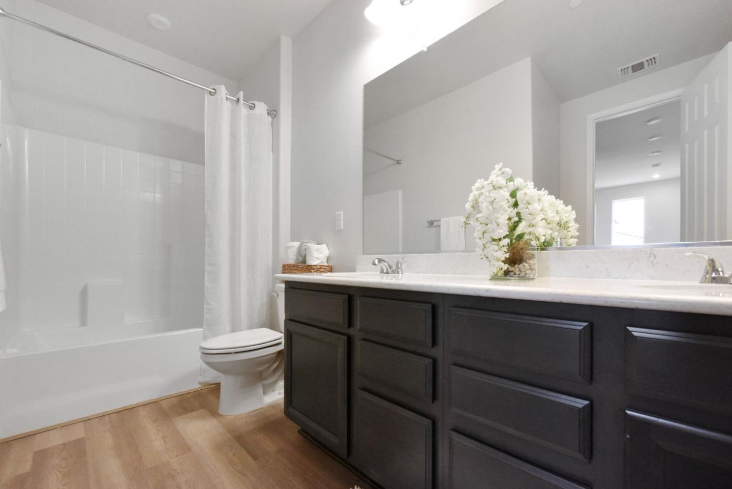 Detail Gallery Image 28 of 33 For 2033 Fowler Way, Woodland,  CA 95776 - 4 Beds | 3/1 Baths