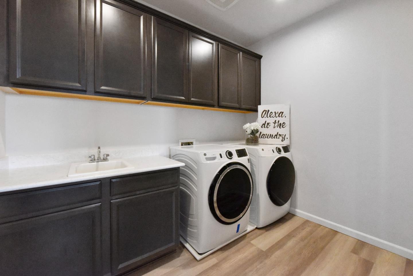 Detail Gallery Image 29 of 33 For 2033 Fowler Way, Woodland,  CA 95776 - 4 Beds | 3/1 Baths